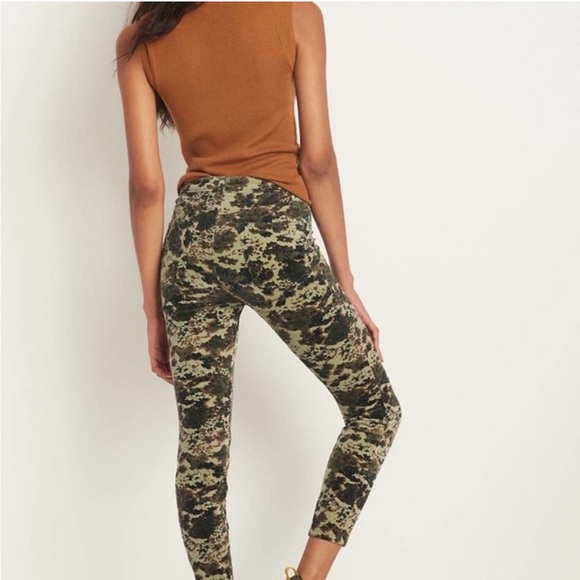 Anthropologie Pilcro High Rise, Skinny, Button Fly, Camo Pants - Picture 4 of 7